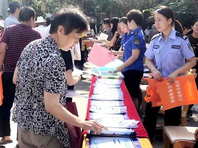 灞橋區(qū)深化政務(wù)公開，以專業(yè)服務(wù)助力社會(huì)經(jīng)濟(jì)咨詢